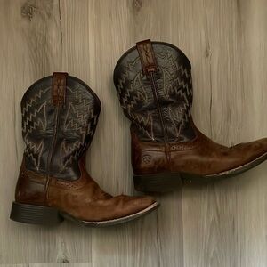 Little boys Ariat cowboy boots